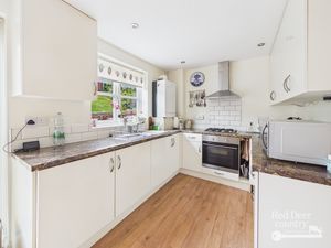 Kitchen/Breakfast Room- click for photo gallery